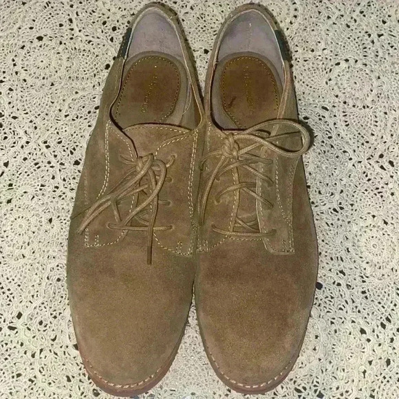 GH Bass tan suede oxfords - Picture 1 of 7